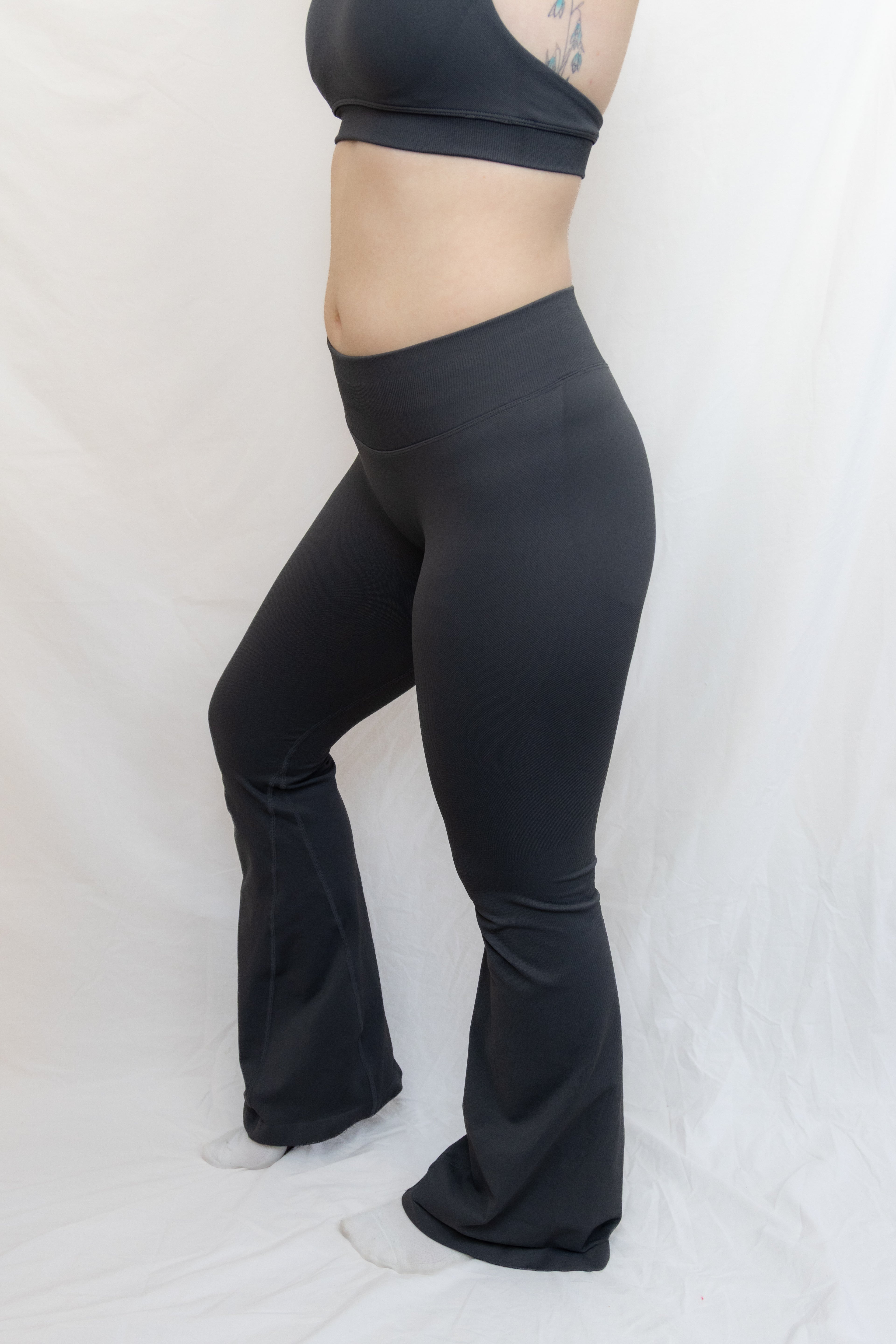 Essentials Flared Leggings