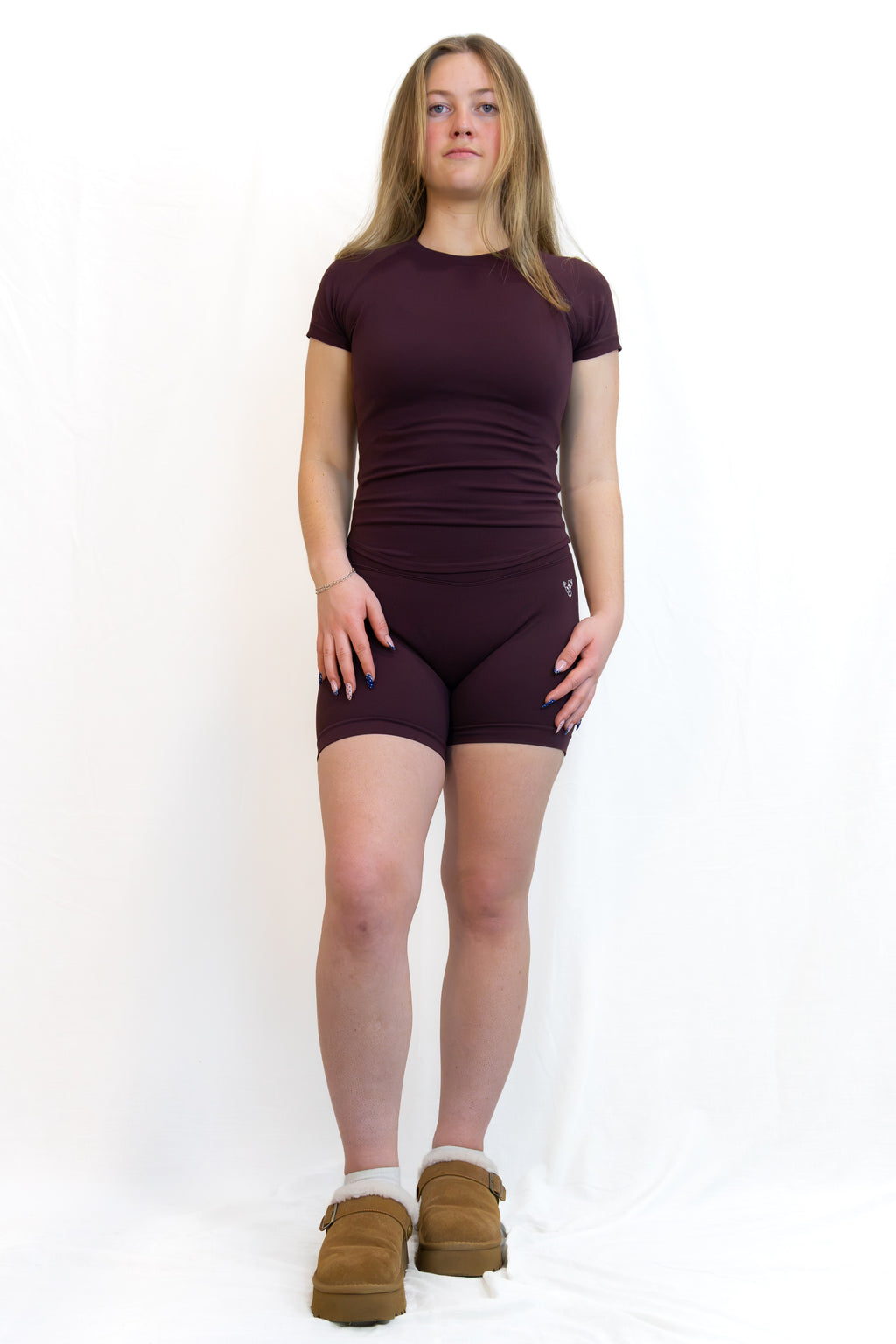 [colour:deep brown]