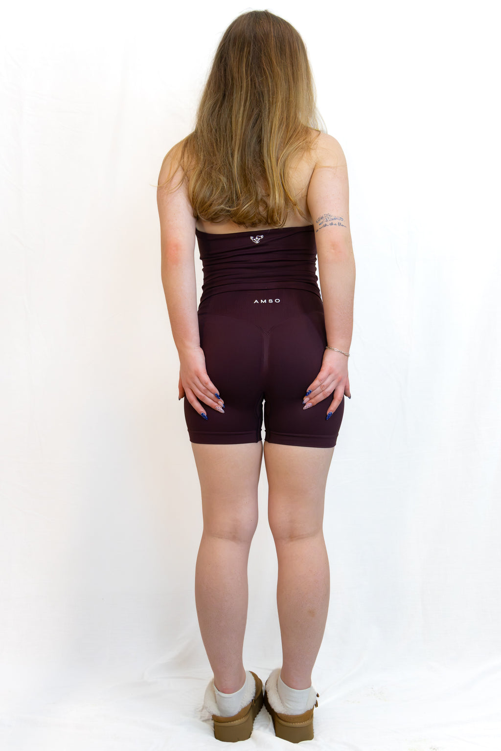 [colour:deep brown]
