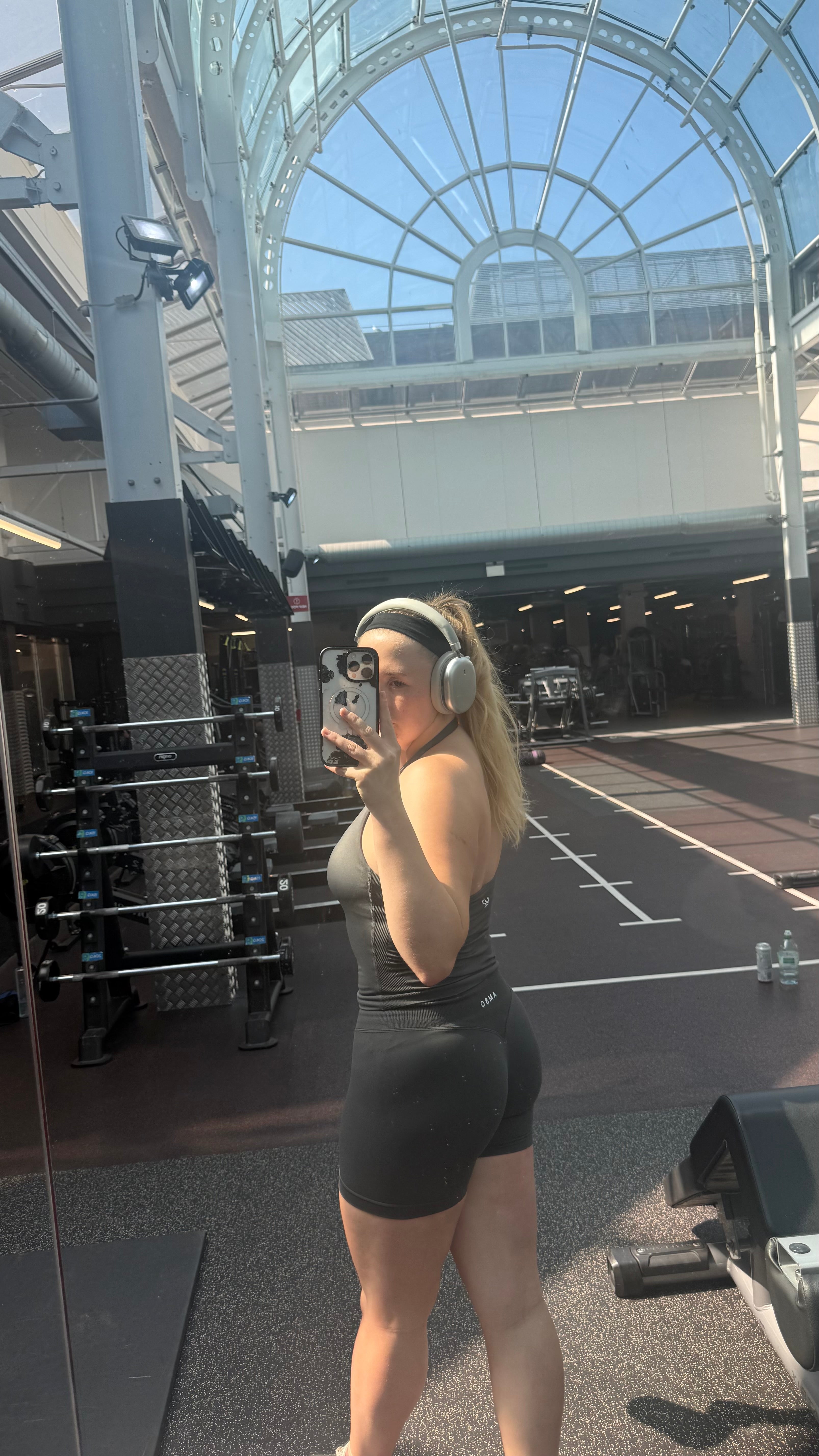 Woman wearing AMSO activewear for movement